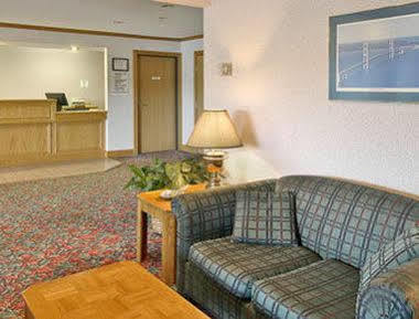 Super 8 By Wyndham St. Ignace Hotel Kültér fotó