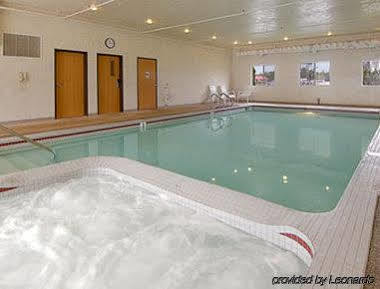 Super 8 By Wyndham St. Ignace Hotel Kültér fotó