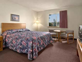 Super 8 By Wyndham St. Ignace Hotel Kültér fotó