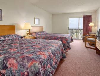 Super 8 By Wyndham St. Ignace Hotel Kültér fotó